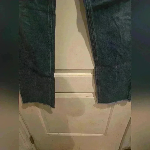 P7002 theory raw hemmed straight legged medium wash jeans size 28 - Picture 6 of 8